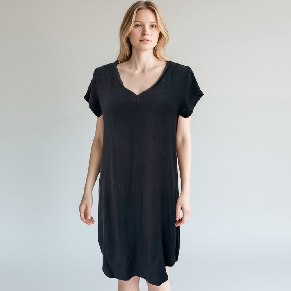 cloth & stone Black V-Neck Tee Dress